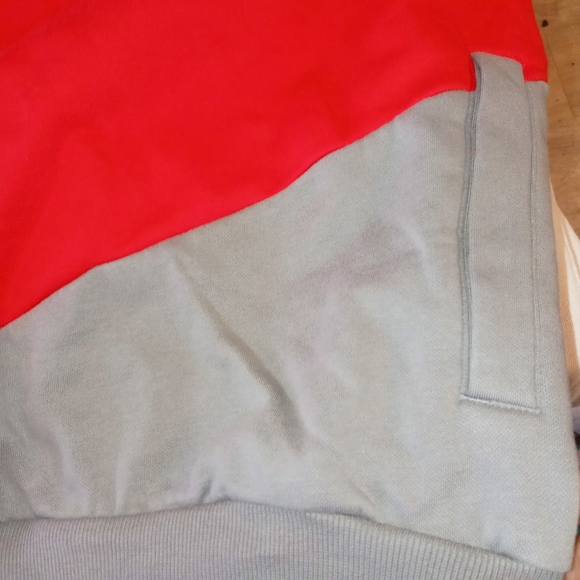 Puma sport sweater.   XXL - Picture 7 of 8